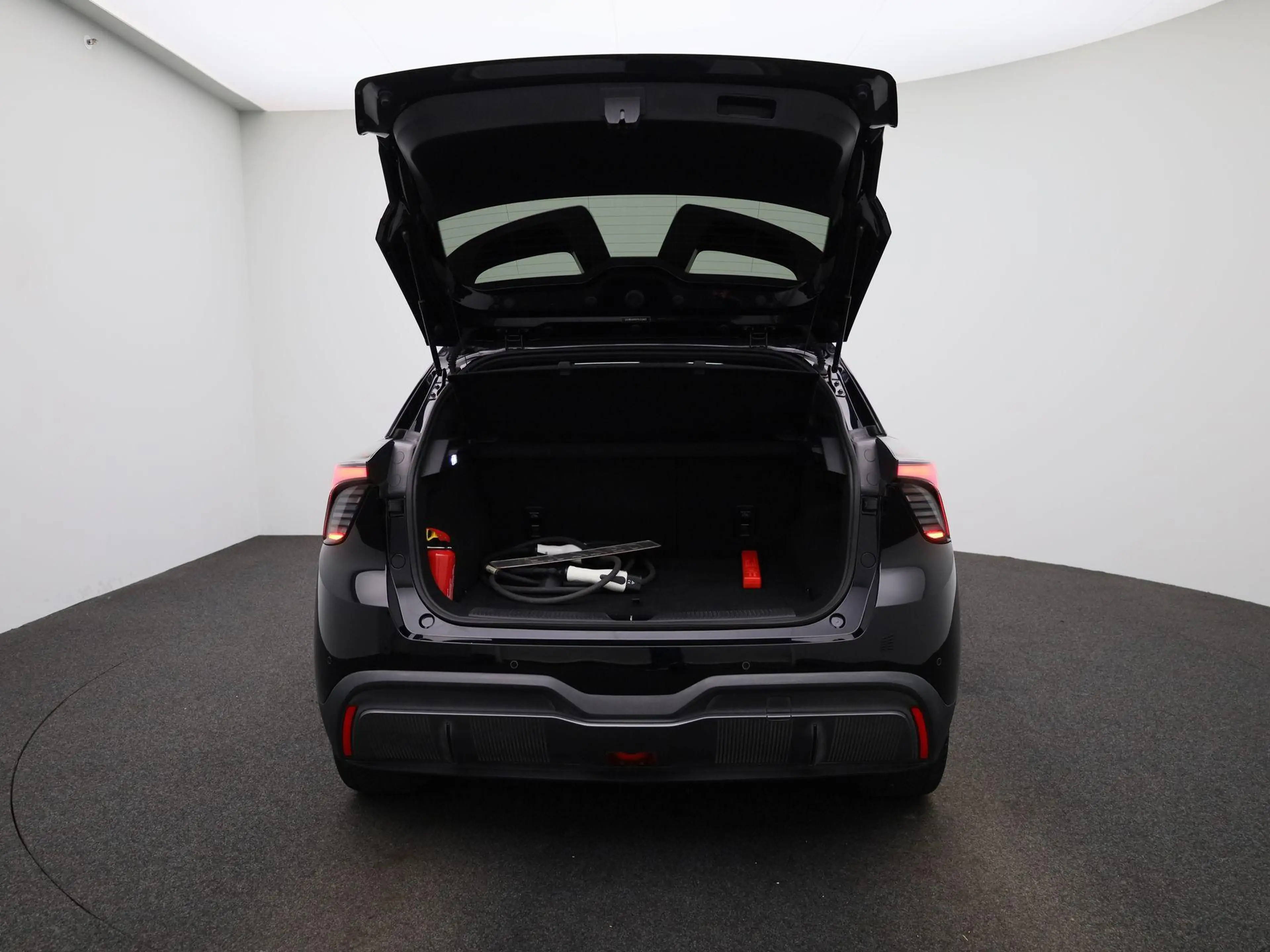 MG MG4 Electric Luxury 64 kWh — photo 11