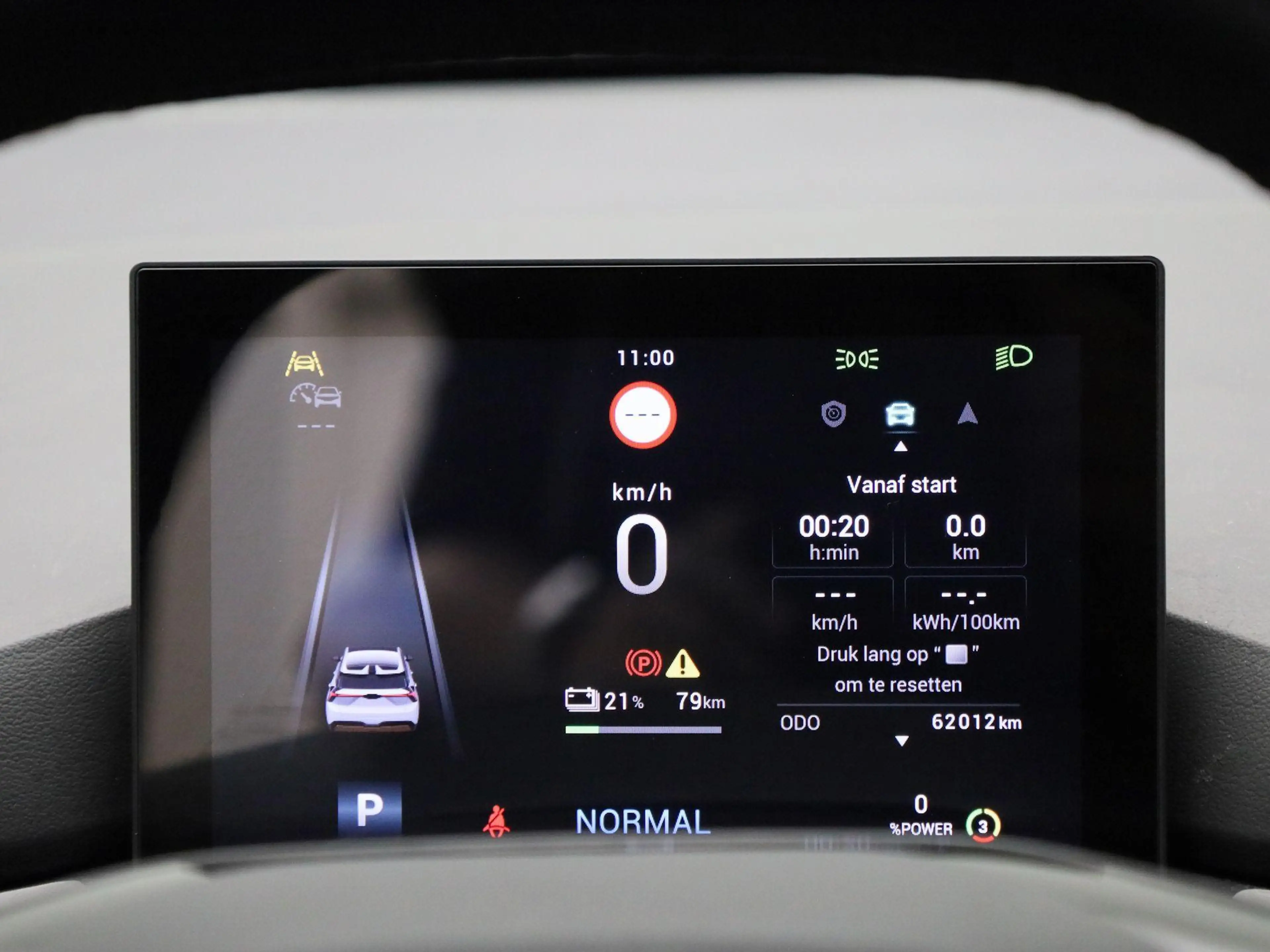 MG MG4 Electric Luxury 64 kWh — photo 8