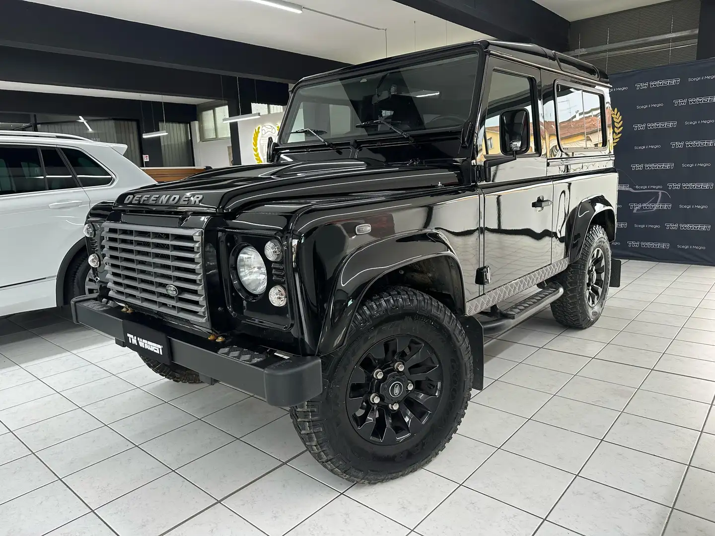 Land Rover Defender 90 2.2 td SW SE Nero - 1