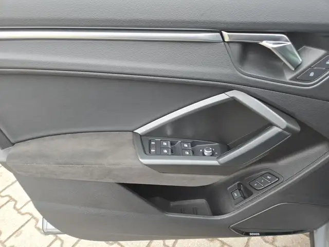 Audi RS Q3 view 16
