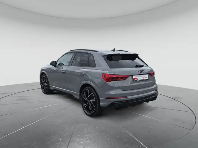 Audi RS Q3 view 3