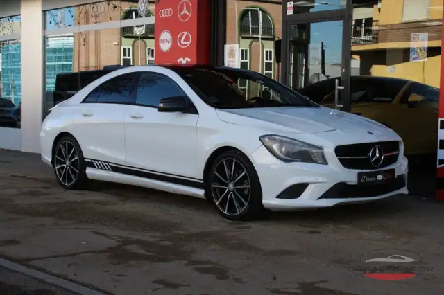 Mercedes-Benz CLA 220 220CDI AMG Line 7G-DCT