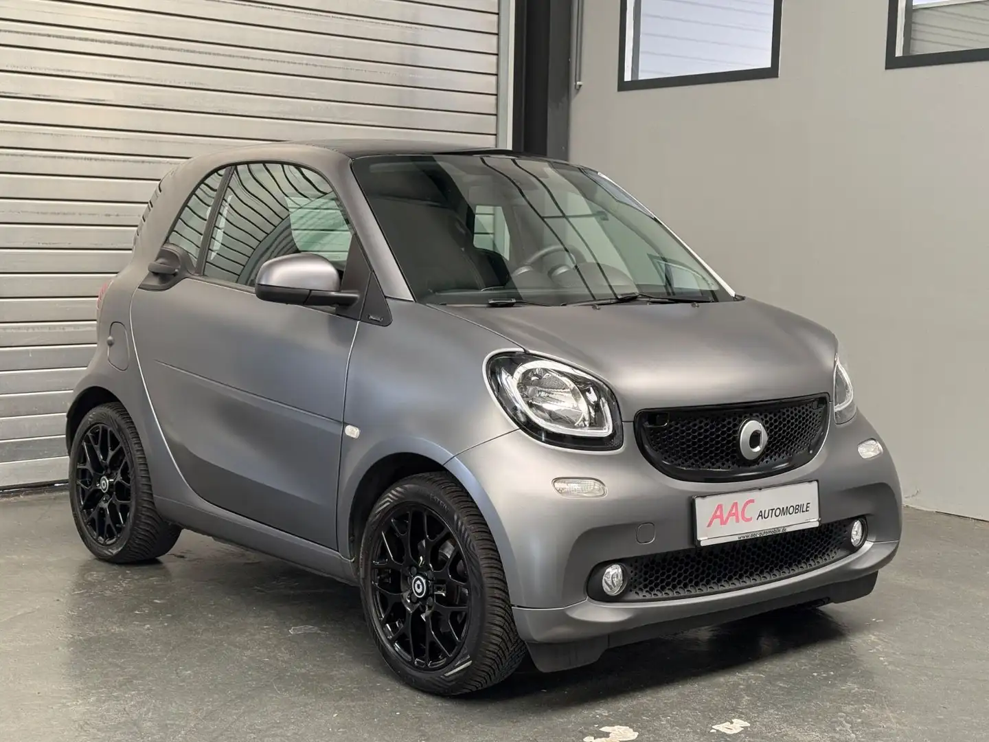 smart forTwo coupe Passion/Vollleder/Pano/Navi/Tempoma Gris - 1