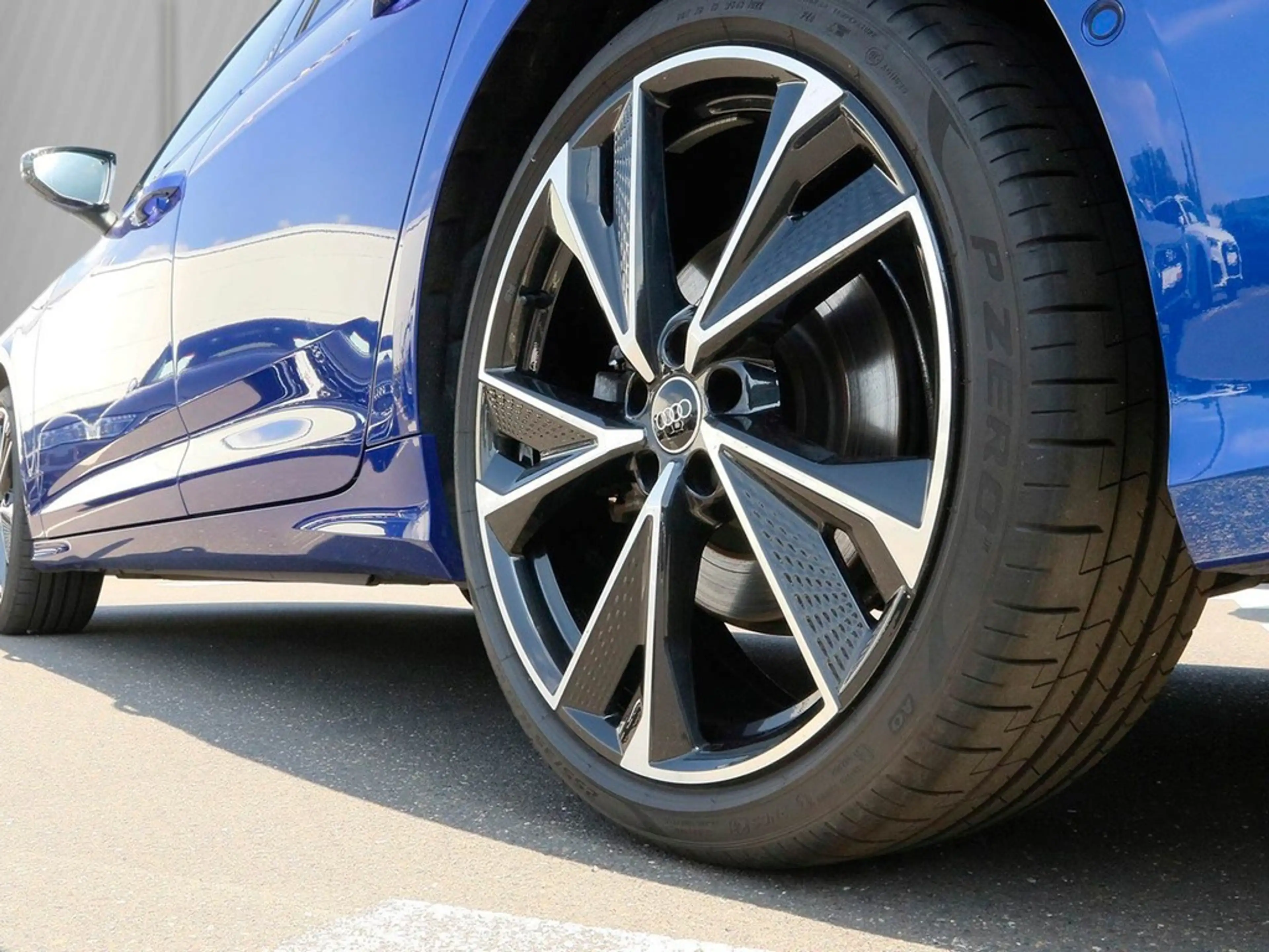 Audi A6 Avant 45 TFSI quattro sport 21" ACC Pano AHK — photo 7
