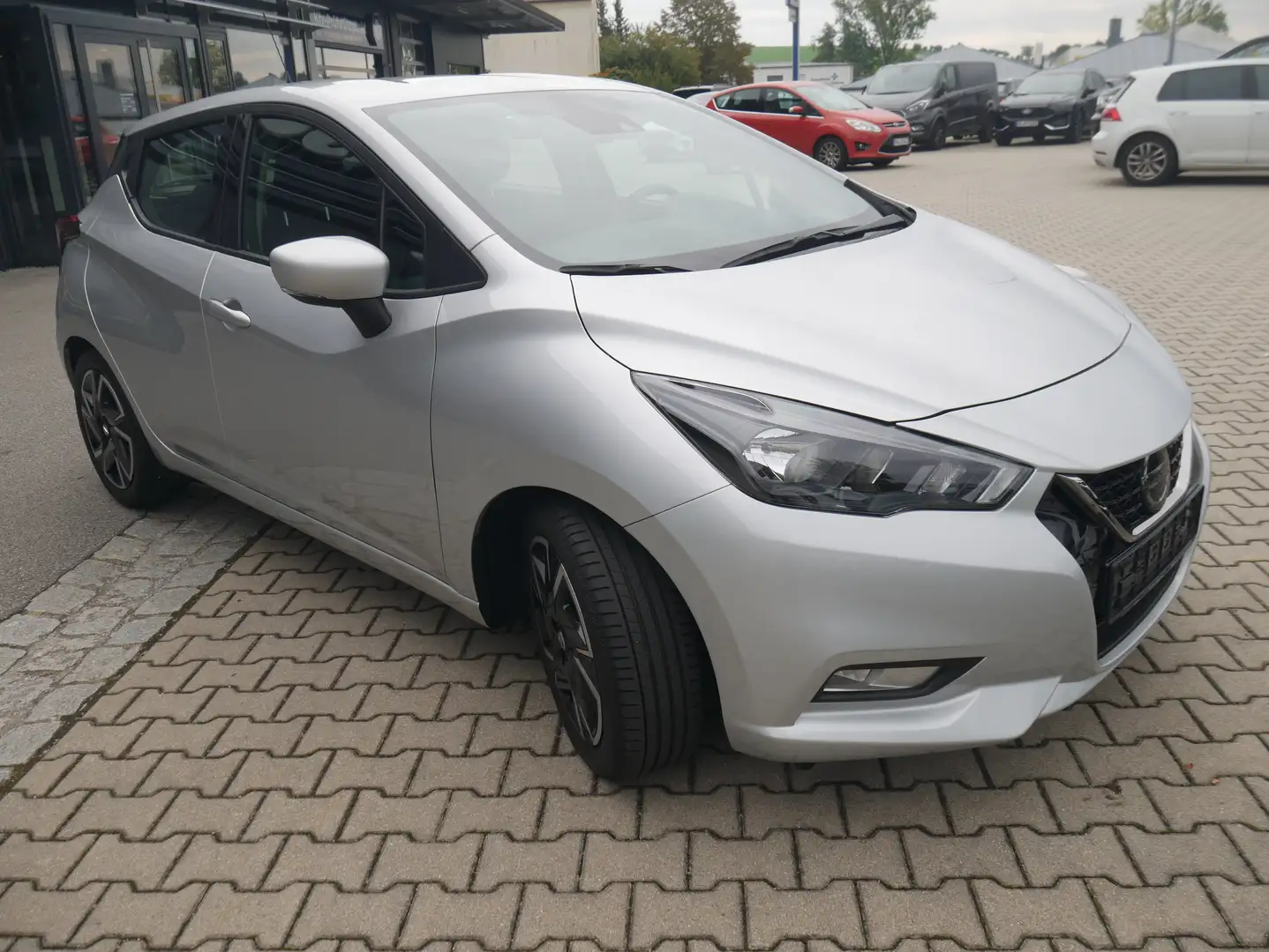 Nissan Micra N-Way NAVI-Connect PPS Klimaautomatik Sitzheizung Grau - 2
