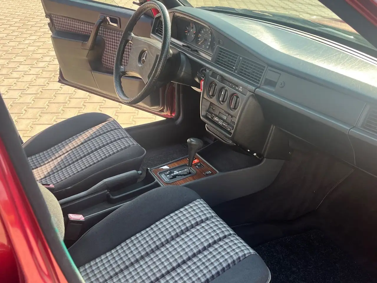 Mercedes-Benz 190 W201 190E 1.8 Automatik, nur 81.000 Km!!!, foto 8