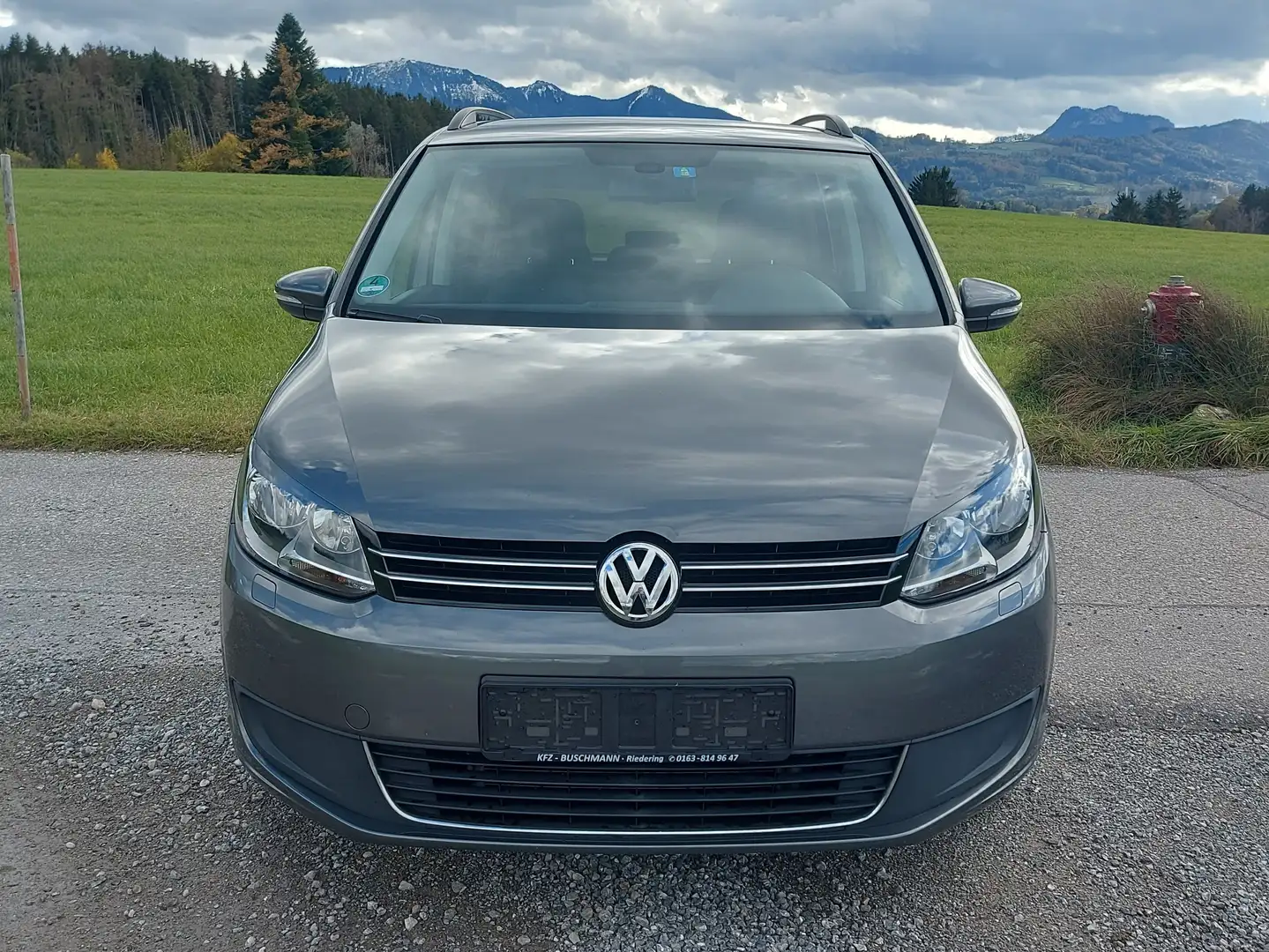 Volkswagen Touran Comfortline 1,4TSI, Klima, SH, 1-Hand, TÜV-neu Grau - 2