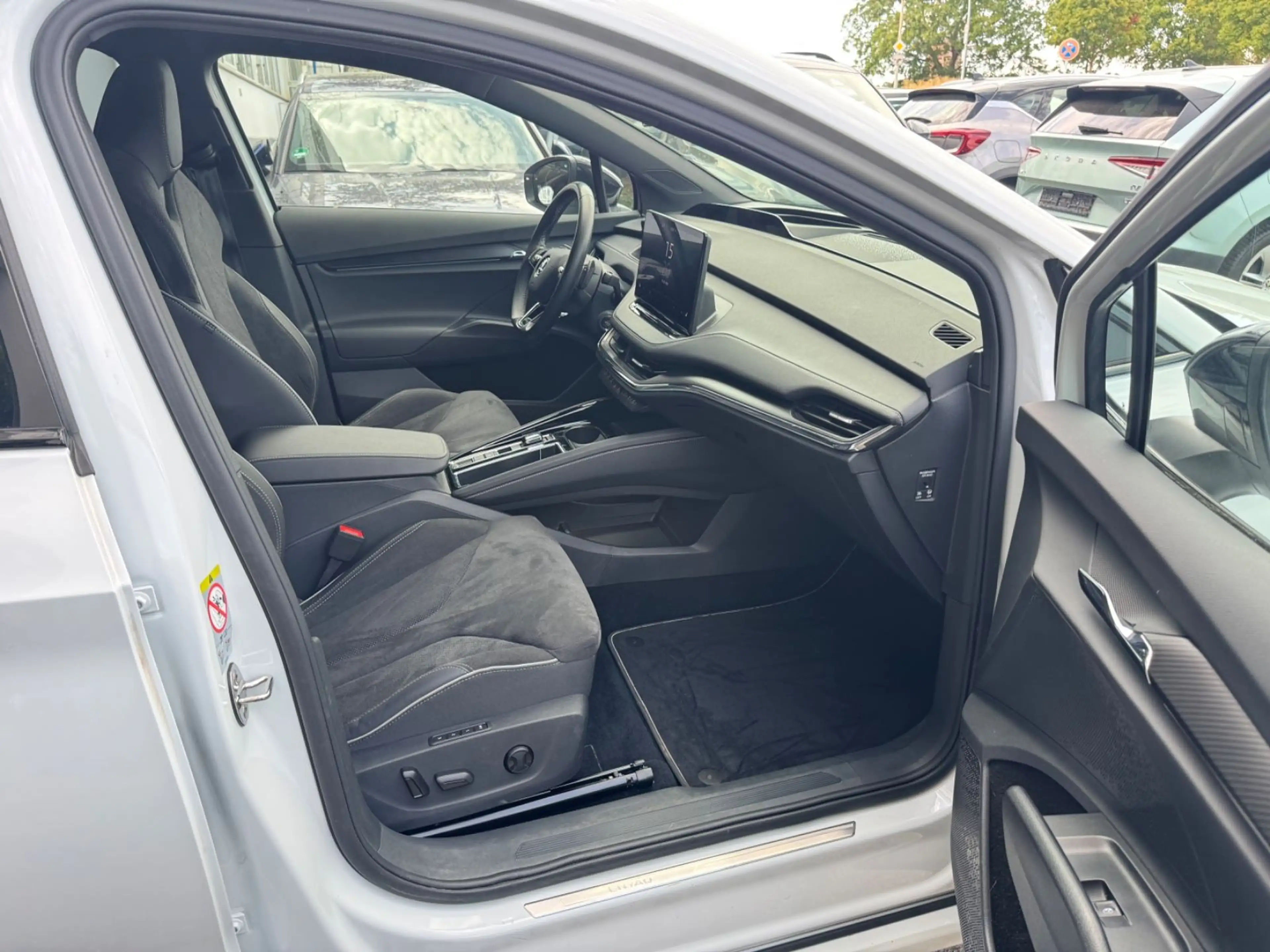 Skoda Enyaq 80x Sportline Navi LED 360° Wärmepumpe ACC — photo 12