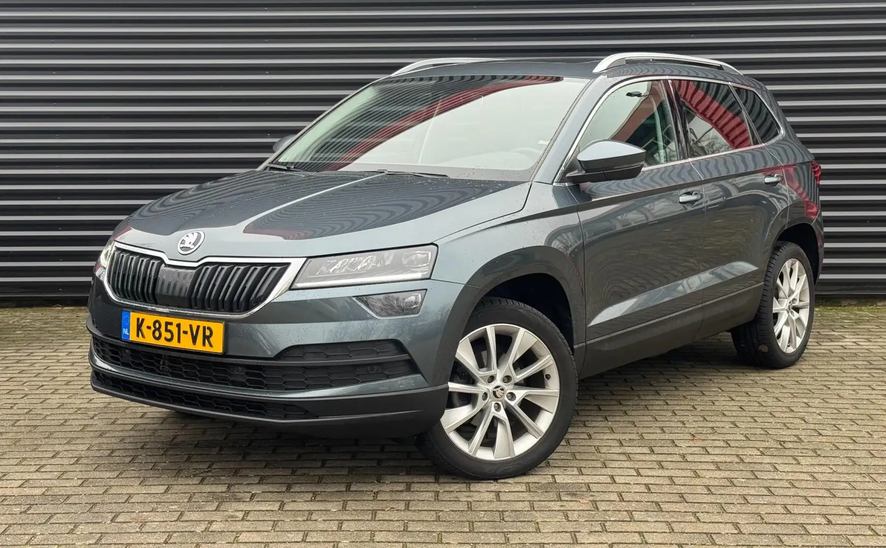 Skoda Karoq Sportline Business | Pano | Adaptive LED | ACC | L Grau - 1