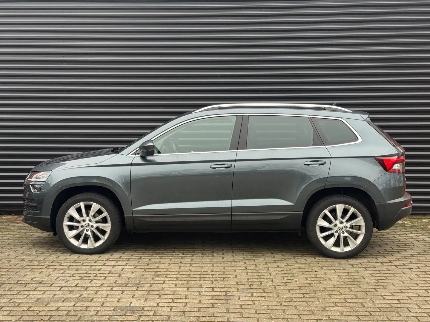 Skoda Karoq Sportline Business | Pano | Adaptive LED | ACC | L Grau - 2