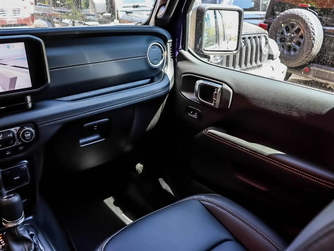 Jeep Wrangler снимка Jeep Wrangler