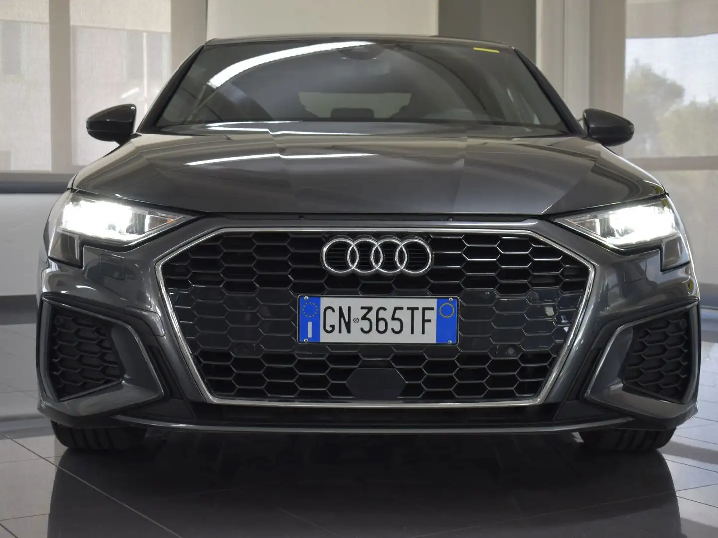 Audi A3 S Line Edition 2.0 35 TDI Grigio - 2
