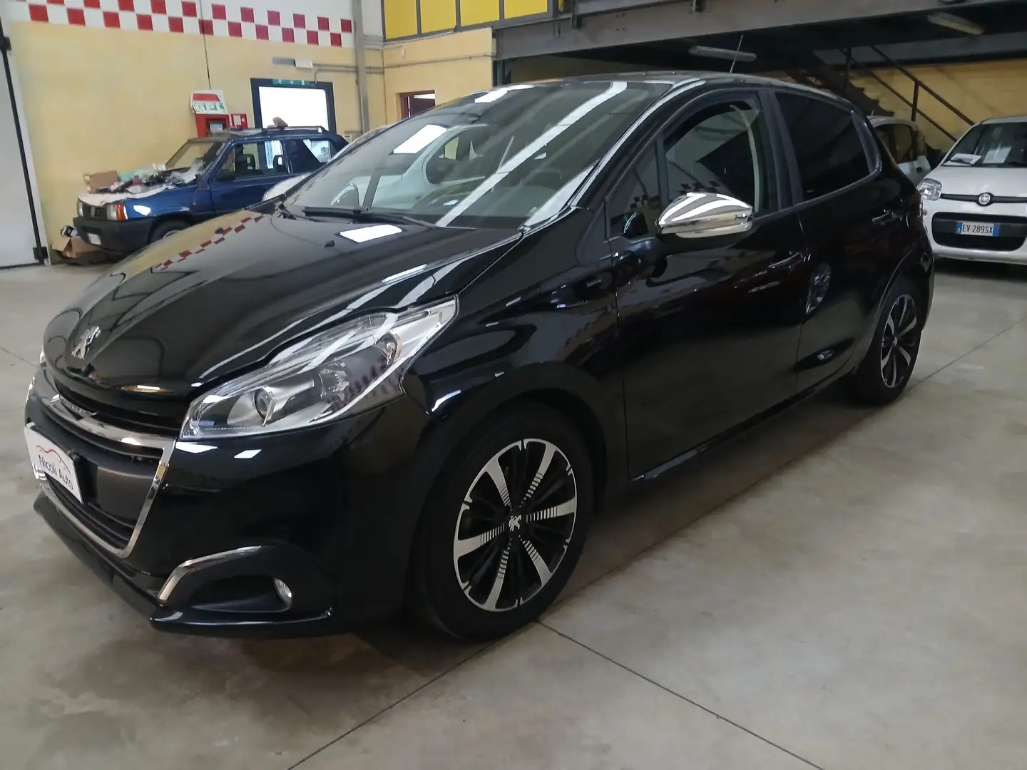 Peugeot 208 208 I 2015 5p 1.5 bluehdi Signature s MOTORE NUOVO Nero - 1