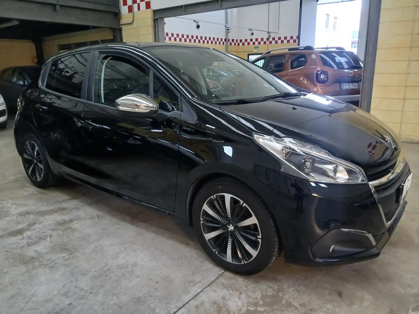 Peugeot 208 208 I 2015 5p 1.5 bluehdi Signature s MOTORE NUOVO Nero - 2