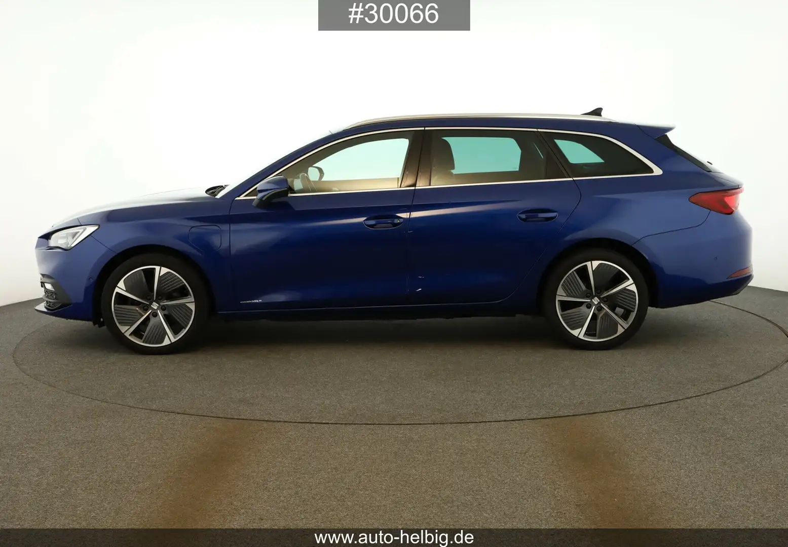 SEAT Leon Leon ST 1.4 TSI Xcellence e-Hybrid #18Z#ACC#DCC# Blau - 2