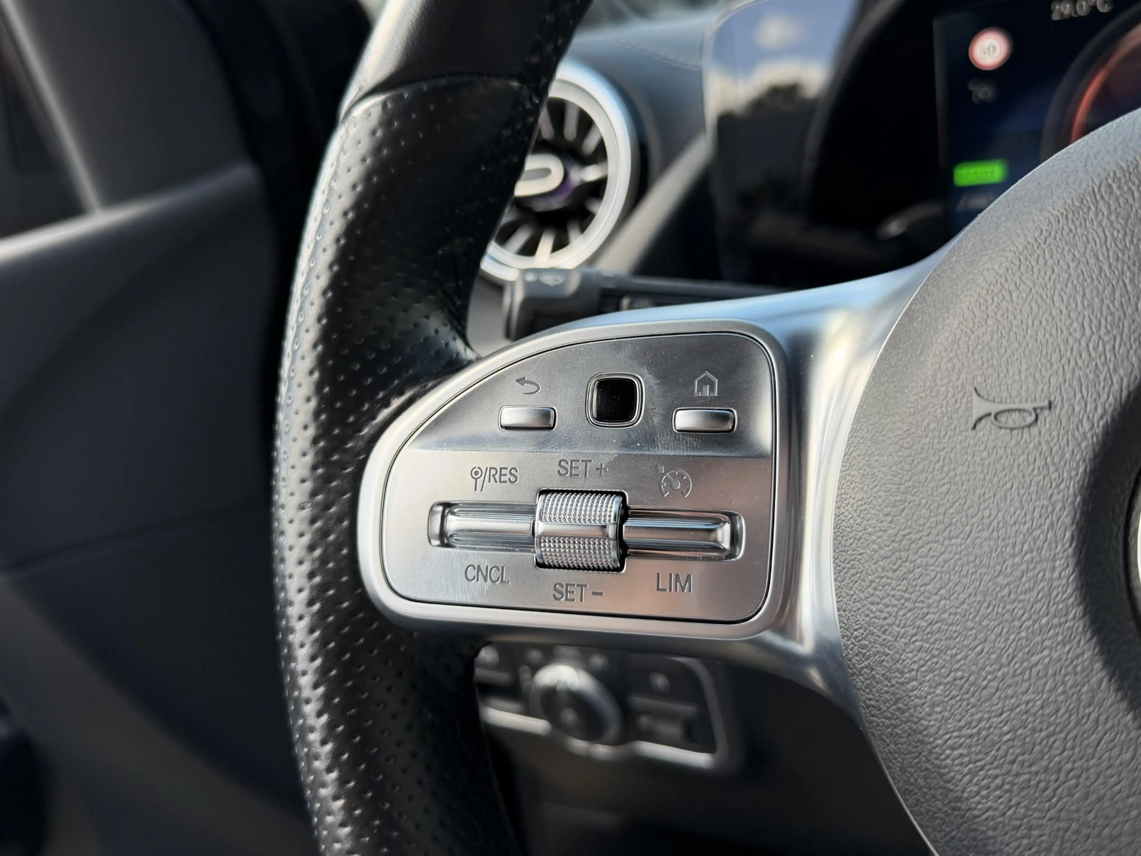 Mercedes-Benz B 250 e AMG Line 18''/Dodehoek/Camera/Navigatie/Sfeerver — photo 12