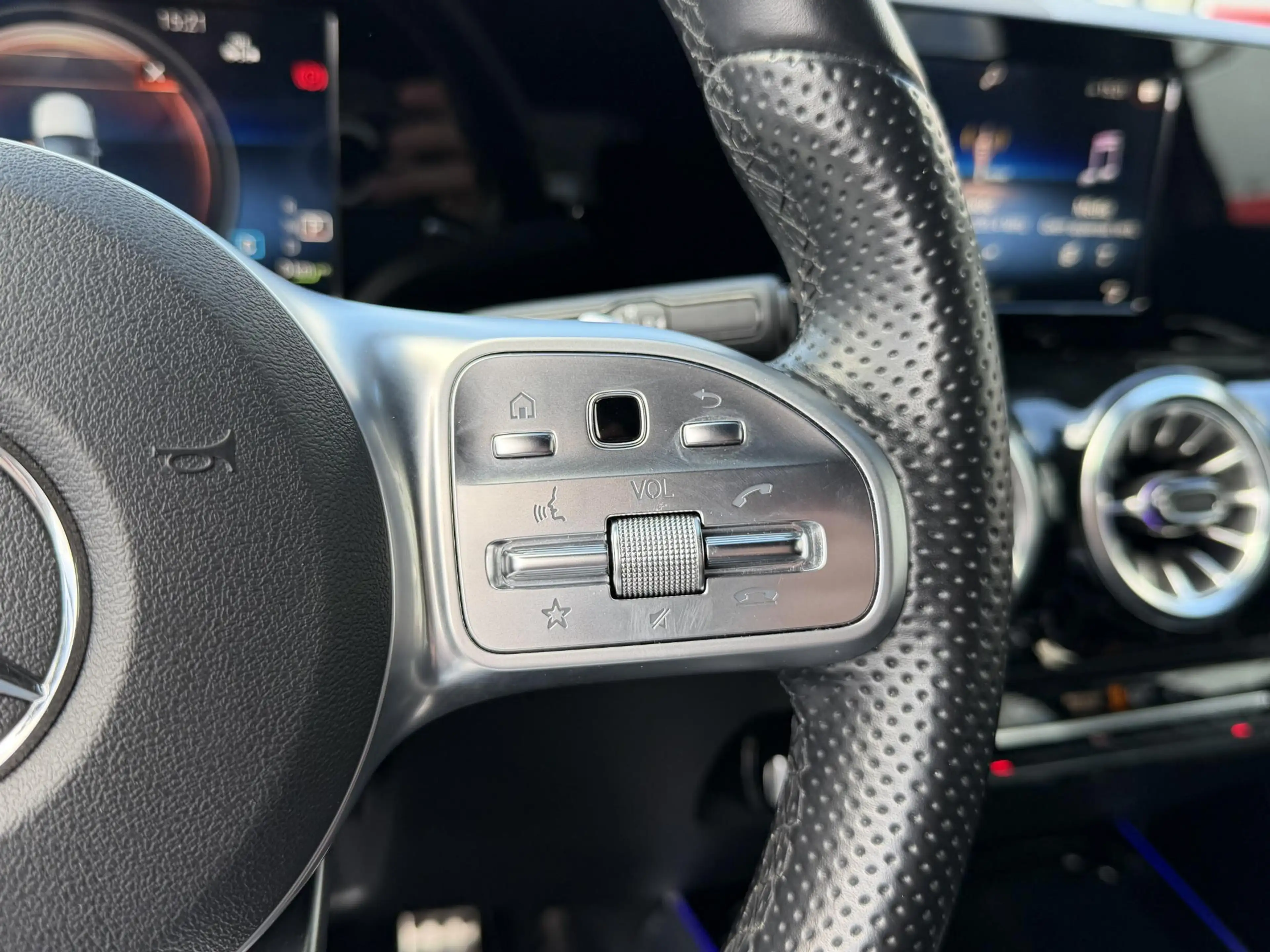 Mercedes-Benz B 250 e AMG Line 18''/Dodehoek/Camera/Navigatie/Sfeerver — photo 13