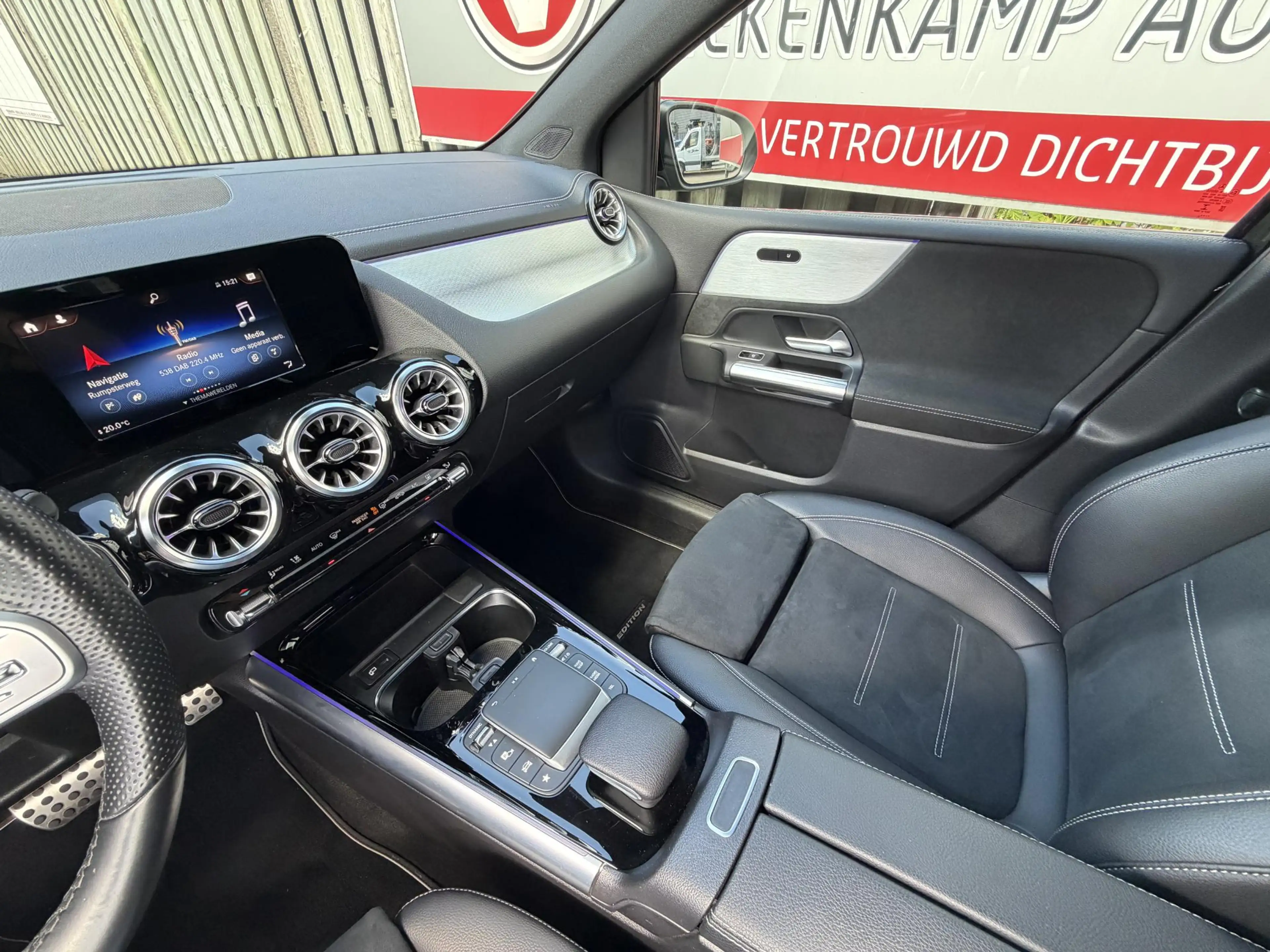 Mercedes-Benz B 250 e AMG Line 18''/Dodehoek/Camera/Navigatie/Sfeerver — photo 25