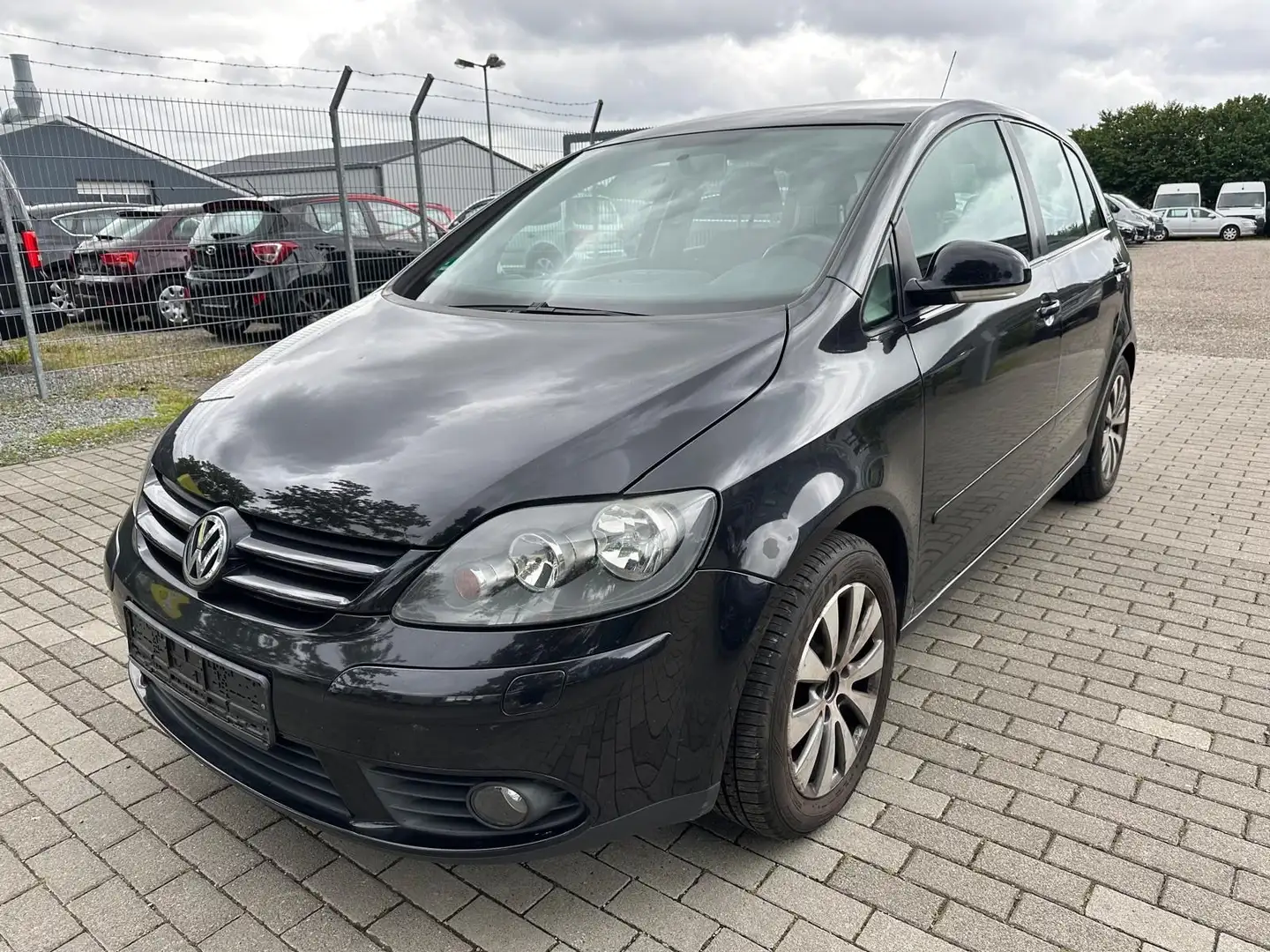 Volkswagen Golf Plus V 1.9 TDI Goal Tempomat Klima Sitzh. Schwarz - 1