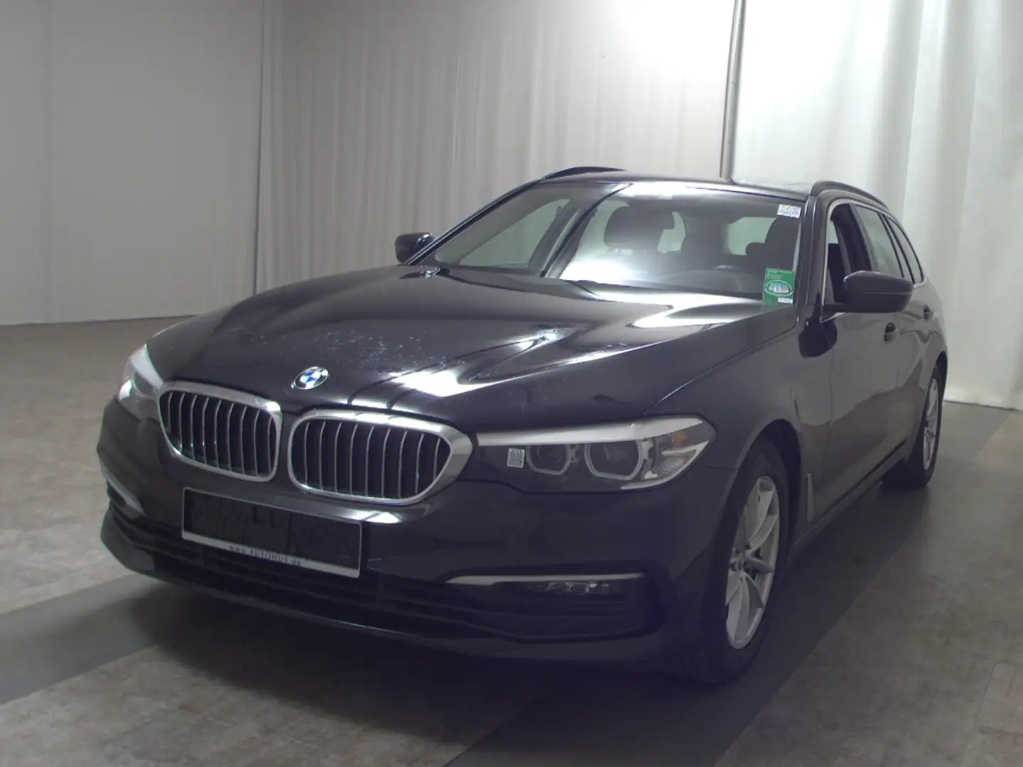 BMW 530 i Touring AHK HUD Pano LED LC Pro RFK Schwarz - 2