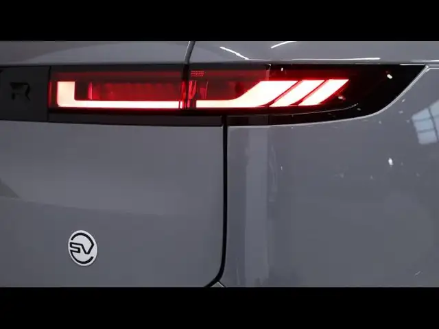 Land Rover Range Rover Sport view 9