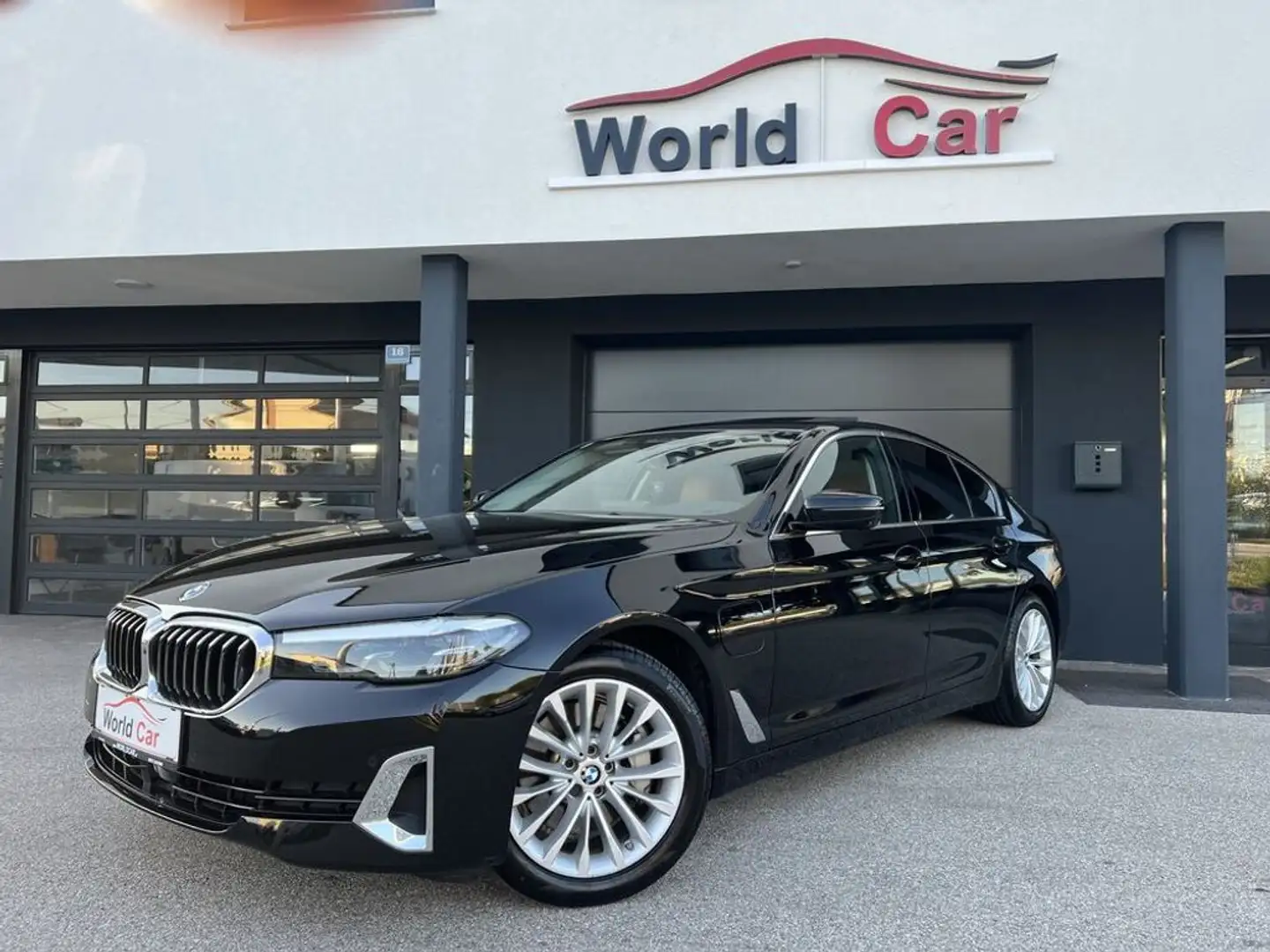 BMW 530 e G30 Luxury Line PHEV Aut. Facelift/Sportsitze Schwarz - 2