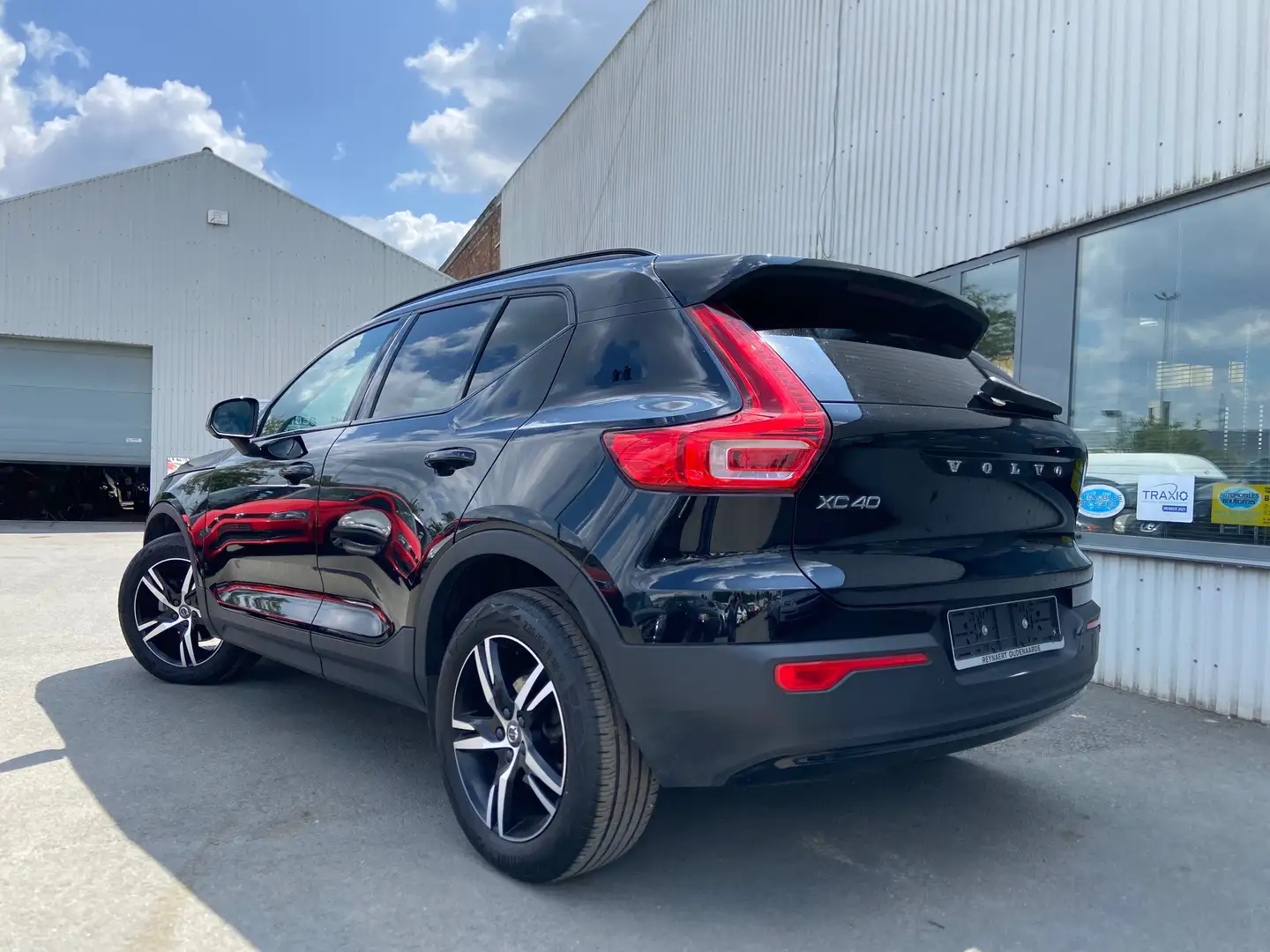Volvo XC40 1.5 T2 Aut. *Inscription Edition 2022* Black - 2