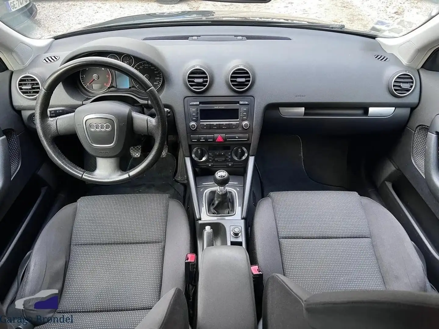 Audi A3 Sportback 1.9 TDi 105cv Ambiente 2ème Main Noir - 2