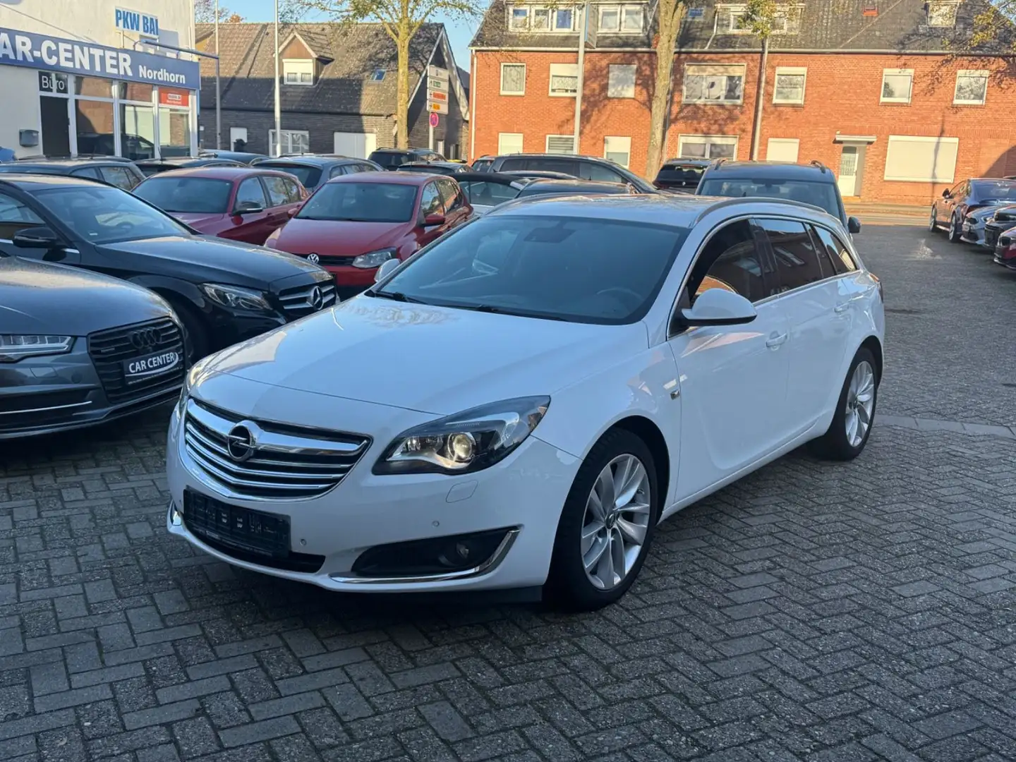 Opel Insignia A Sports Tourer Innovation*XENON*PDC*** Weiß - 1