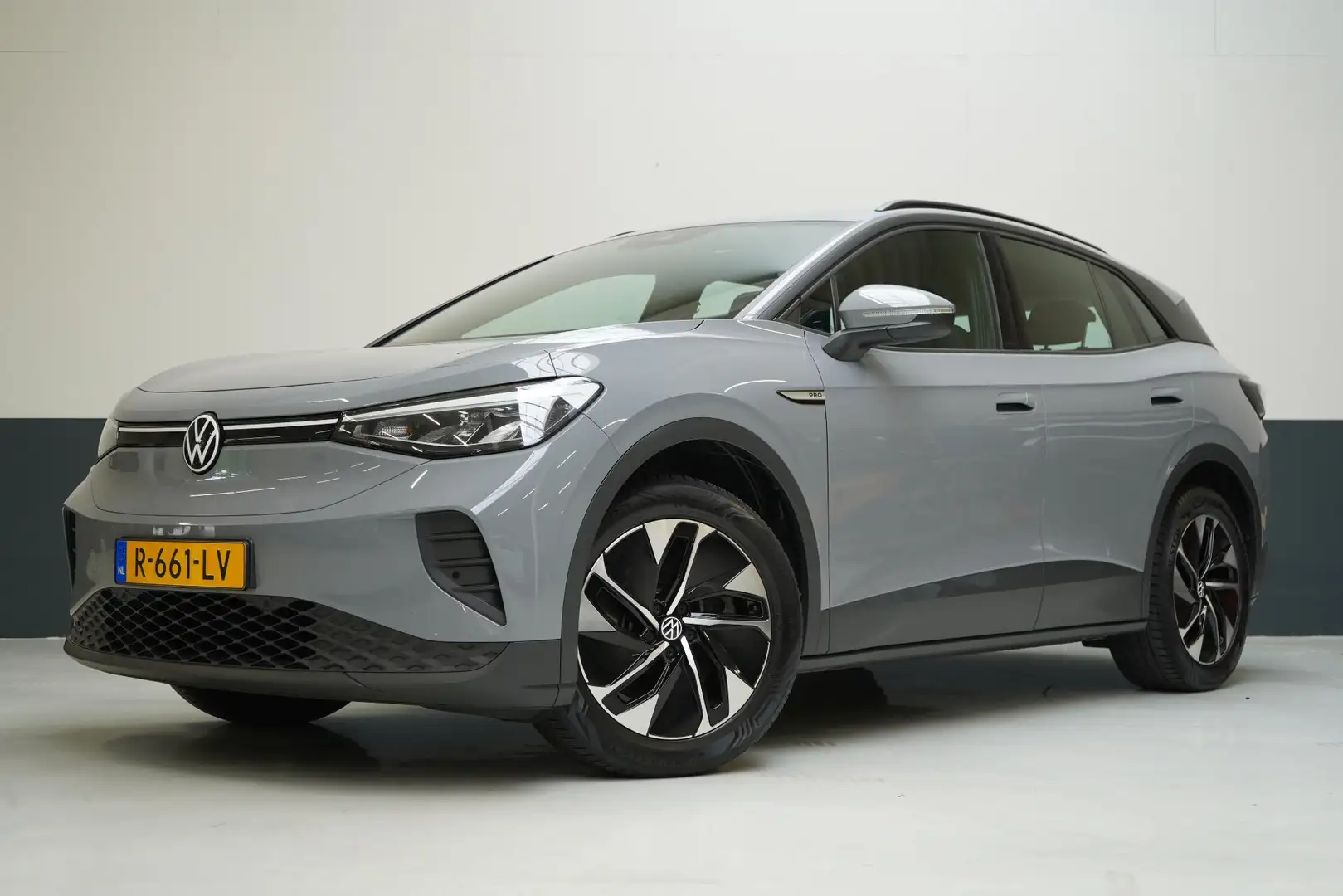 Volkswagen ID.4 Pro 77 kWh | Navigatie | Lm velgen | Adaptive crui Grijs - 1