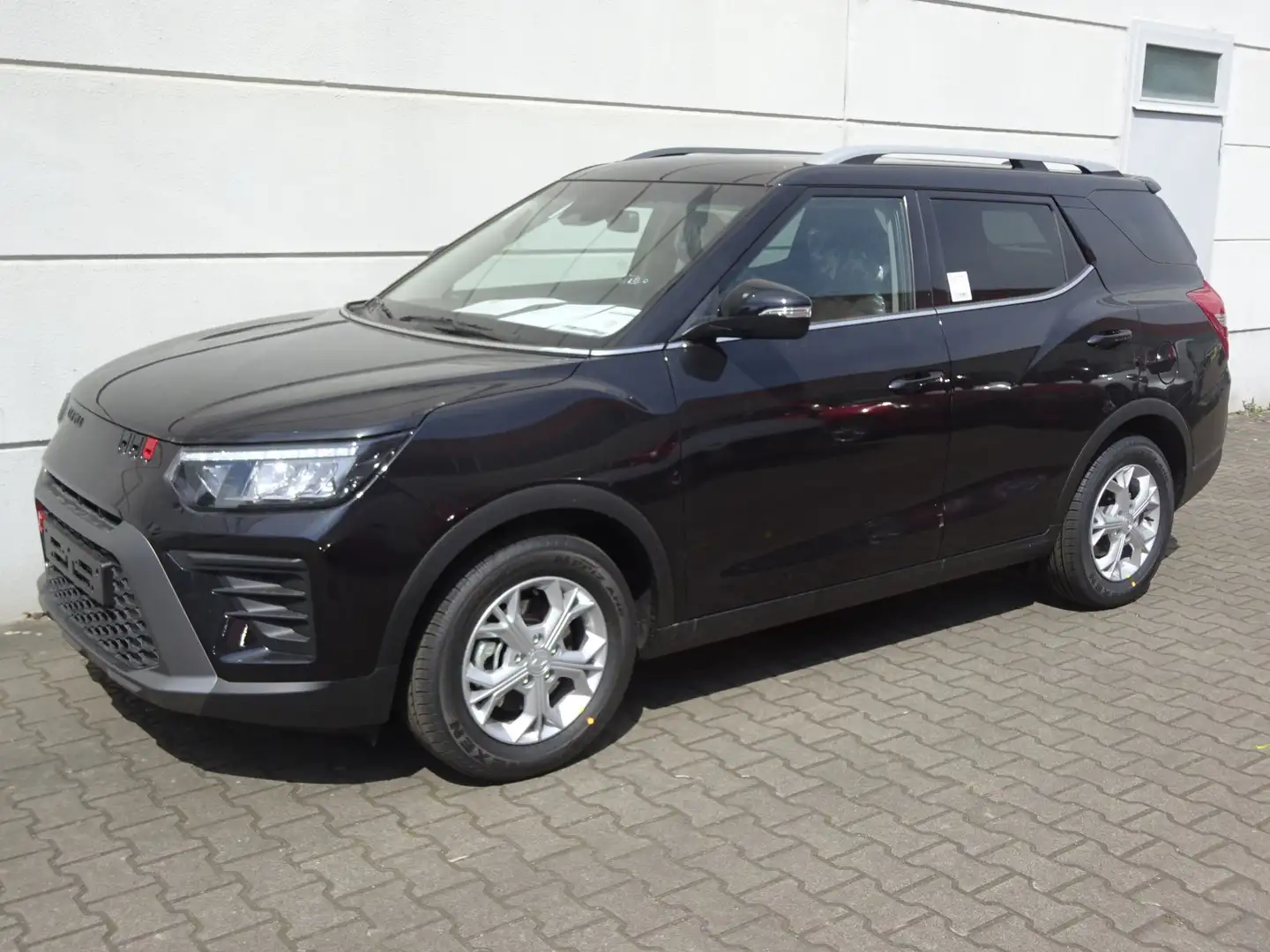 KG Mobility Tivoli Grand 1,5 T-GDI 2WD AT  Quartz Nav RKam CarPlay MY Schwarz - 2