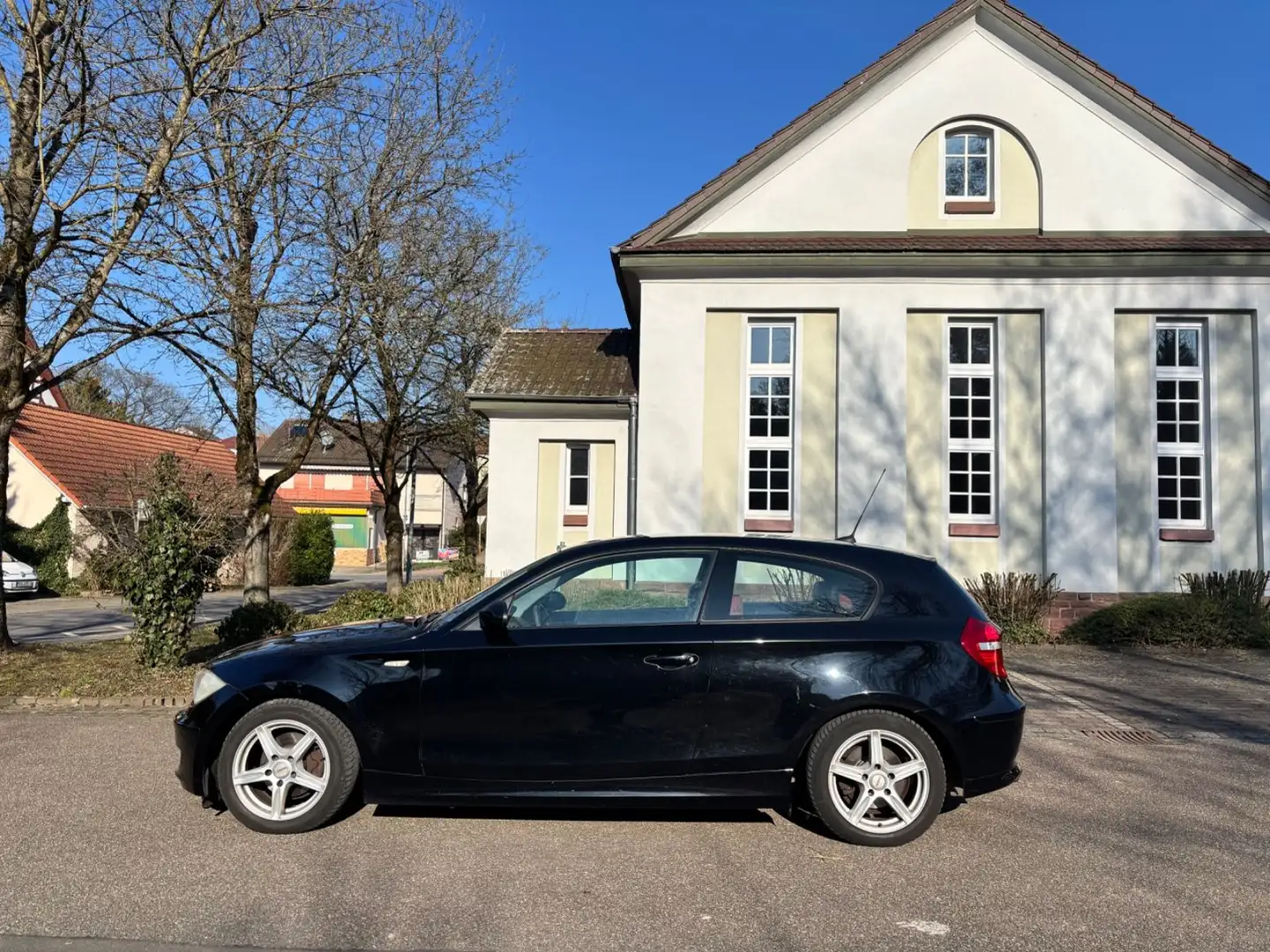 BMW 116 Baureihe 1 Lim. 116i/ Hu07.2025 Noir - 2
