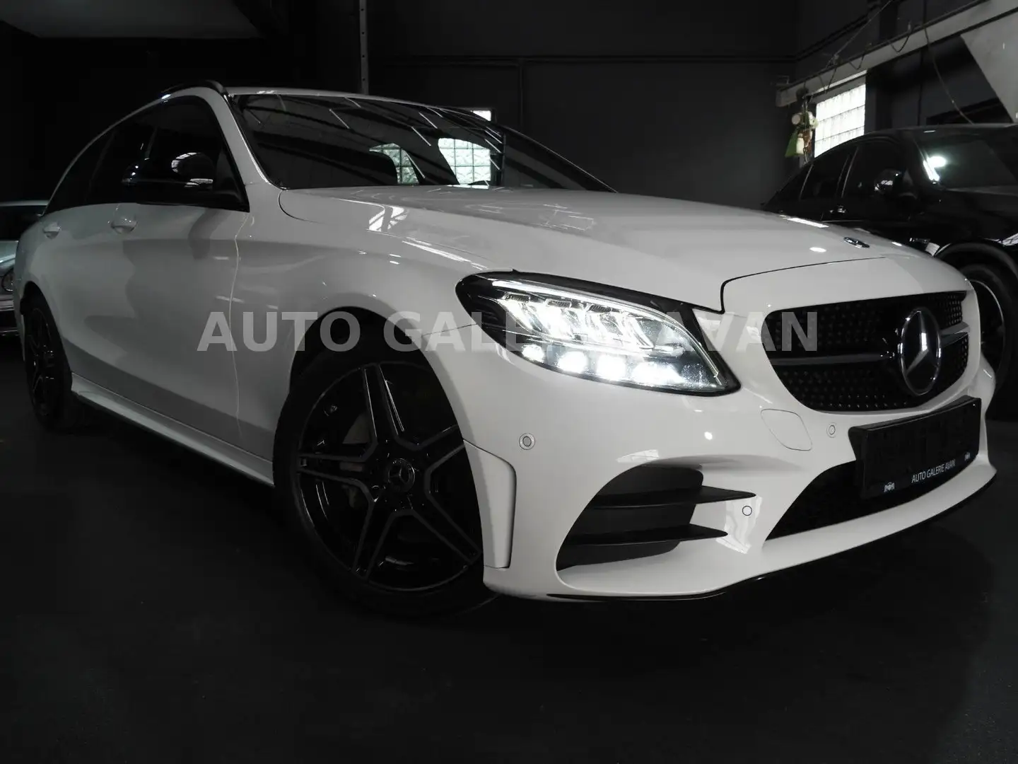 Mercedes-Benz C 180 T AMG-LINE Blanc - 1