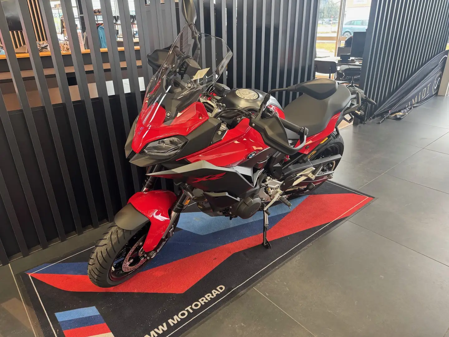 BMW F 900 XR Rojo - 1