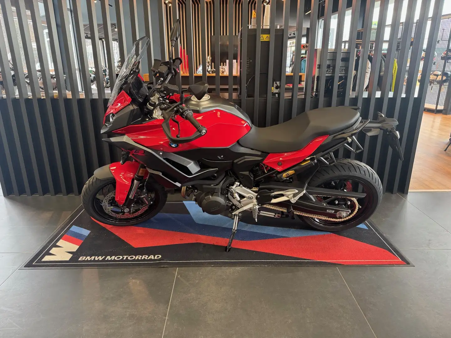 BMW F 900 XR Rojo - 2