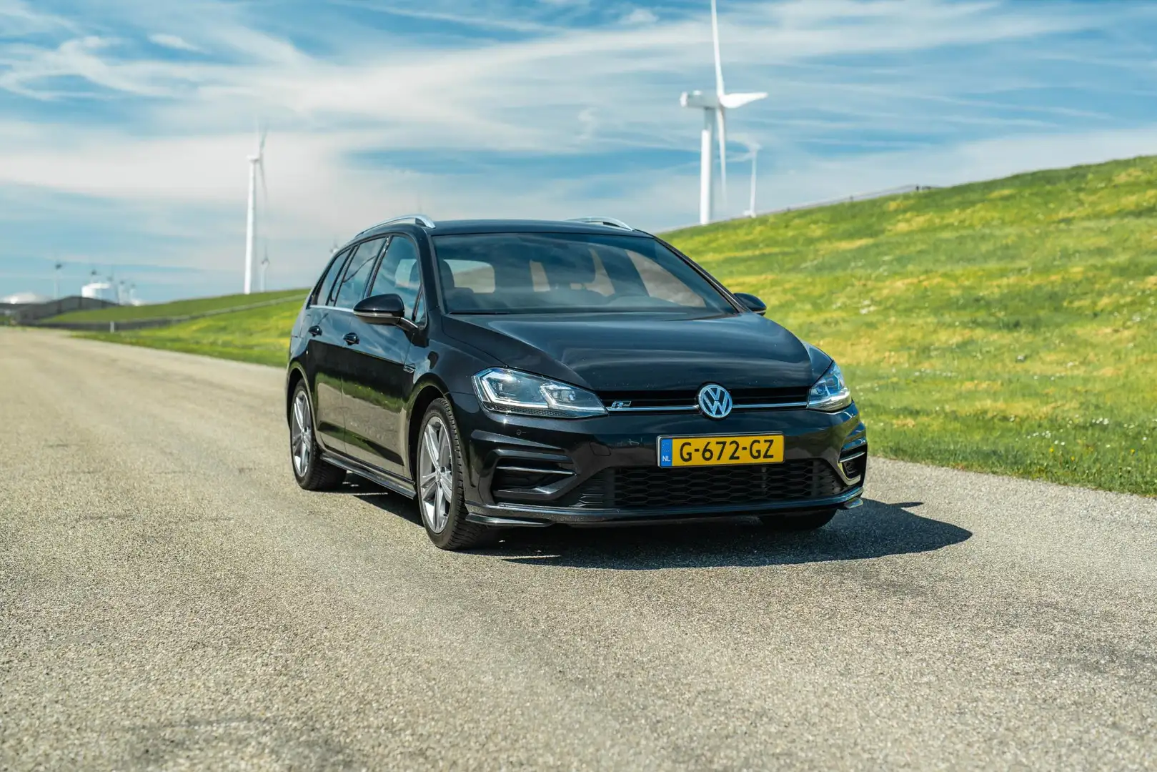 Volkswagen Golf Variant 1.5 TSI Highline Business R Zwart - 2