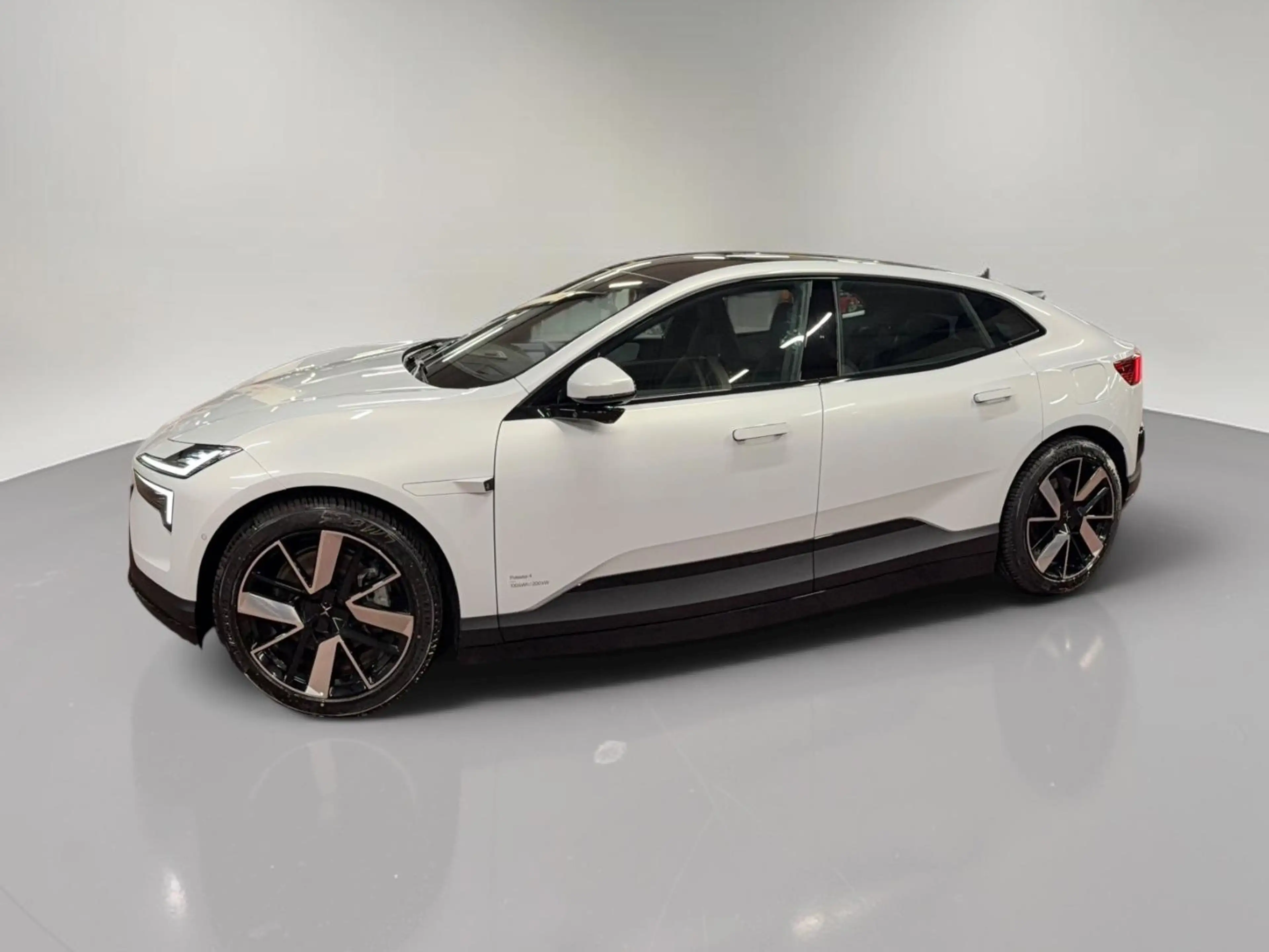 Polestar 4 Polestar 4 100 kWh Long Range Single Motor Business Business pilot+PLUS + full option+ 21Velg 22kw lader — photo 2