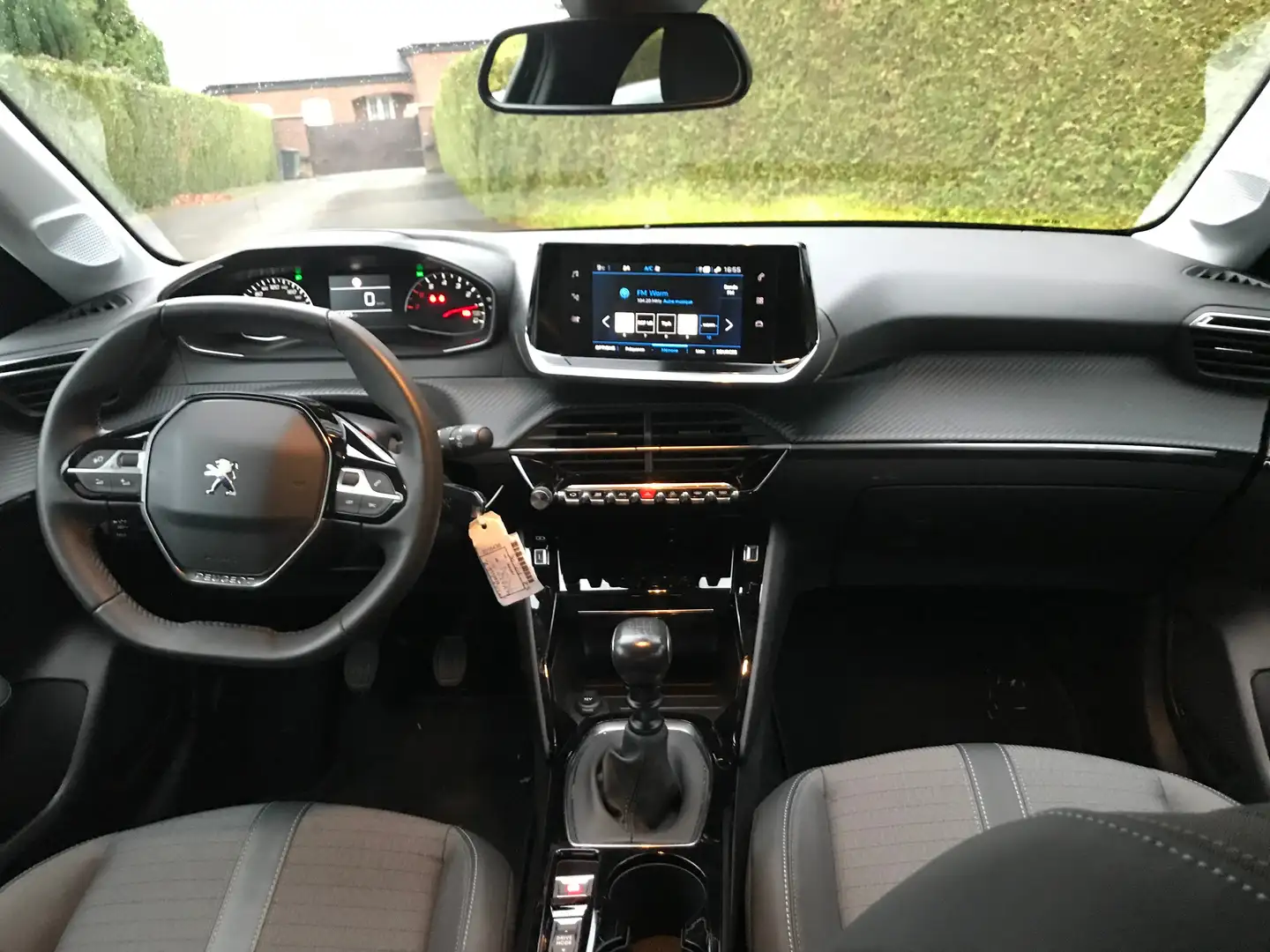 Peugeot 208 1.2i  Allure -  Cuir-tissu/PDC/ GPS/Carplay /JA16' Noir - 2