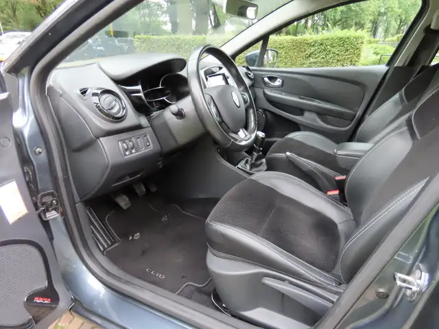 Renault Clio view 8