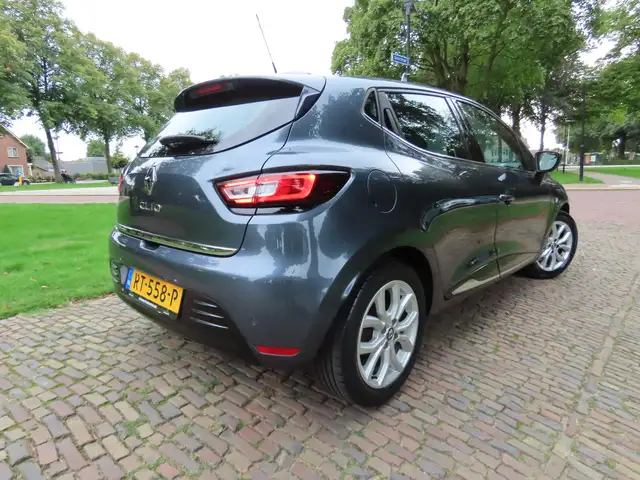 Renault Clio view 6