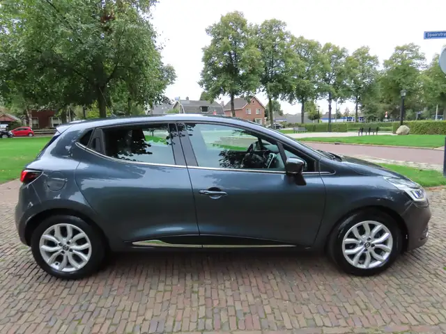 Renault Clio view 3