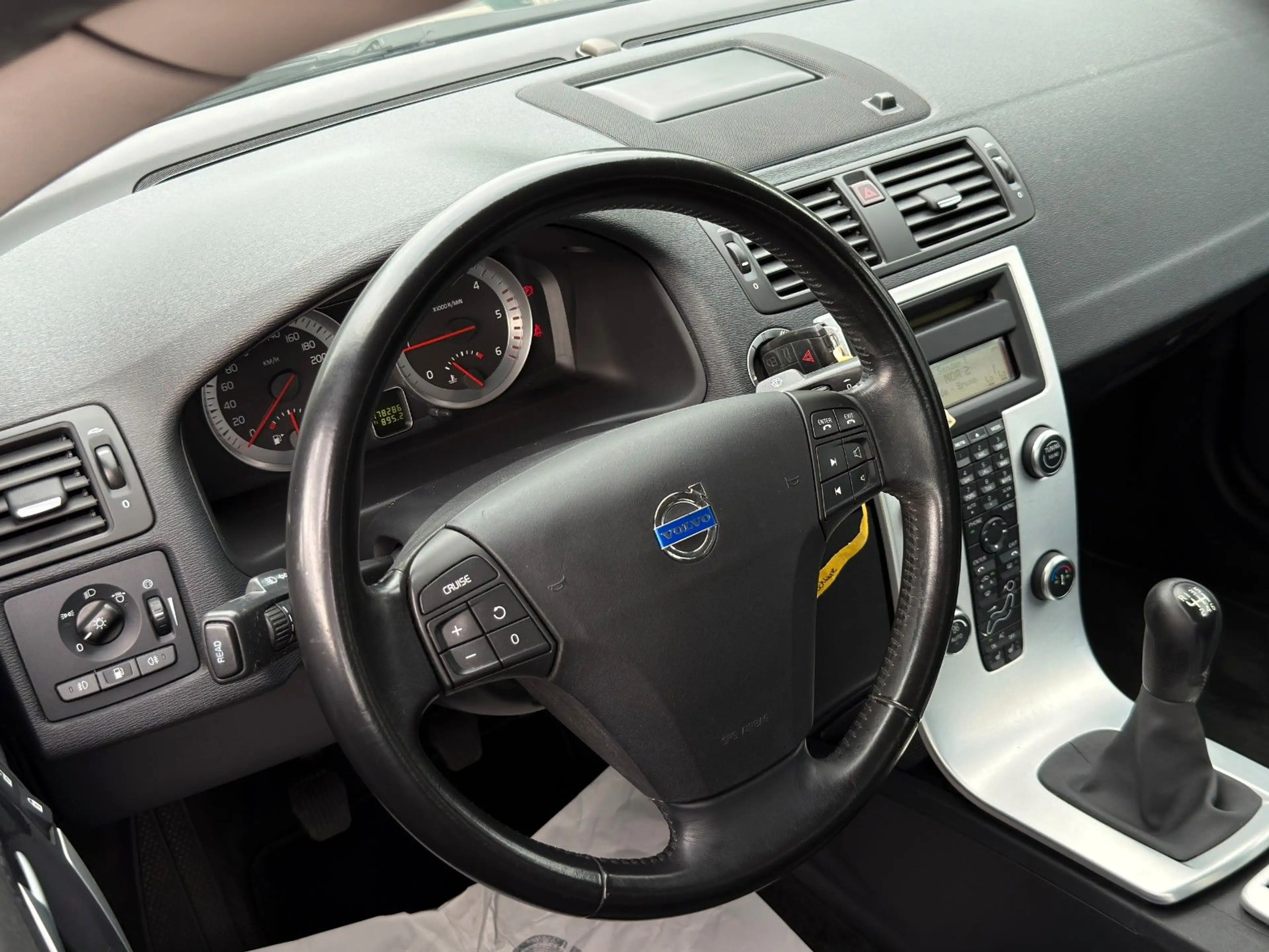 Volvo C70 Cabriolet 2.0 D Summum — photo 11