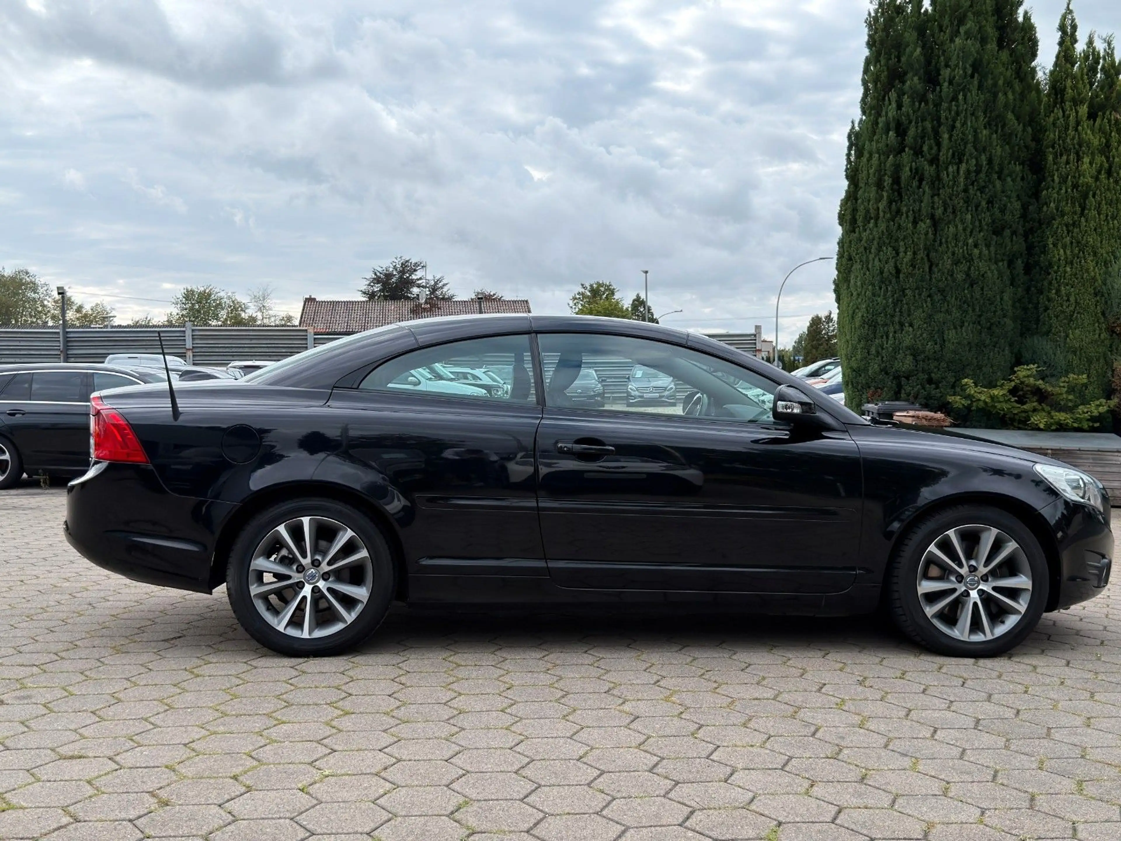 Volvo C70 Cabriolet 2.0 D Summum — photo 3