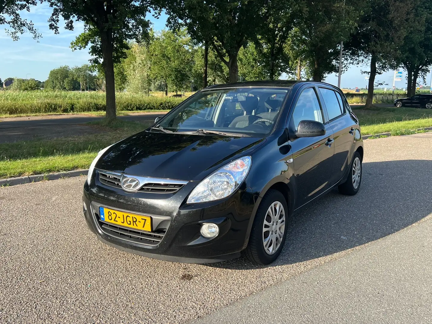 Hyundai i20 1.4i Dynamic Zwart - 1