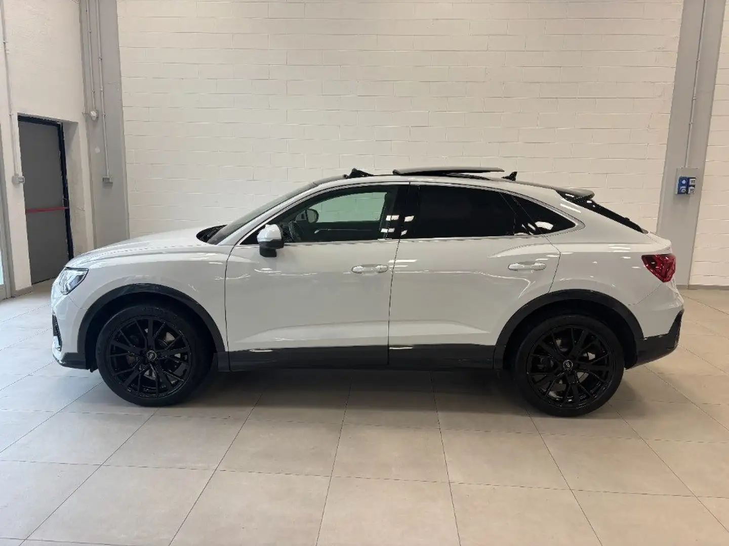 Audi Q3 SPB 45 TFSI quattro S tronic Weiß - 2