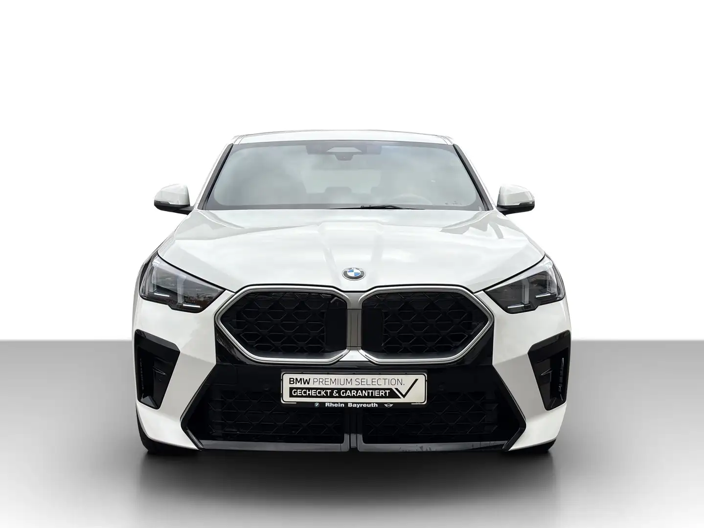 BMW X2 sDrive20i M Sport Navi AdapLED HUD AHK Park+ Navi Weiß - 2