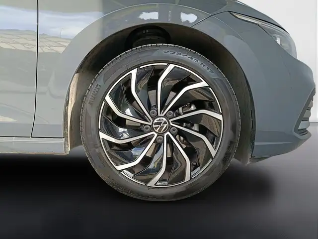Volkswagen Golf view 14
