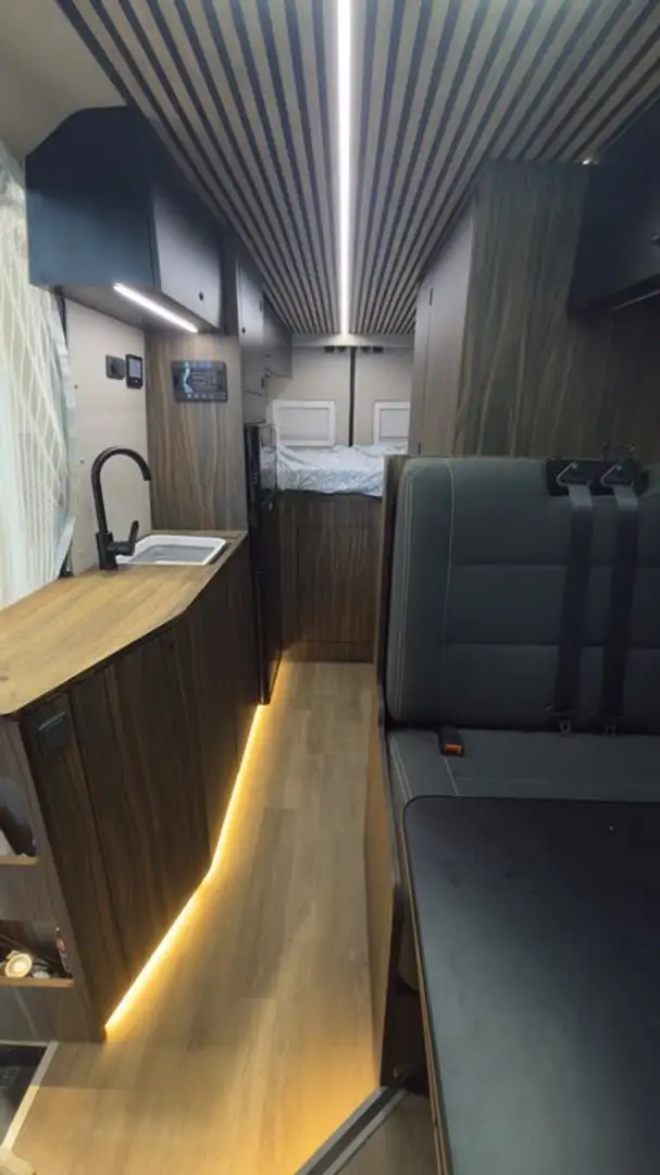 Volkswagen Crafter 35 Chasis CD BL L4 2.0 TDI 130kW FWD Weiß - 1