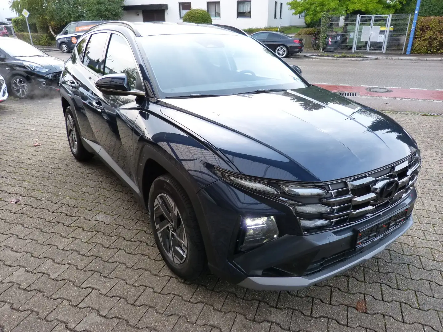 Hyundai TUCSON Trend Mild-Hybrid ACC NAVI LED KAMERA LHZ Blau - 1