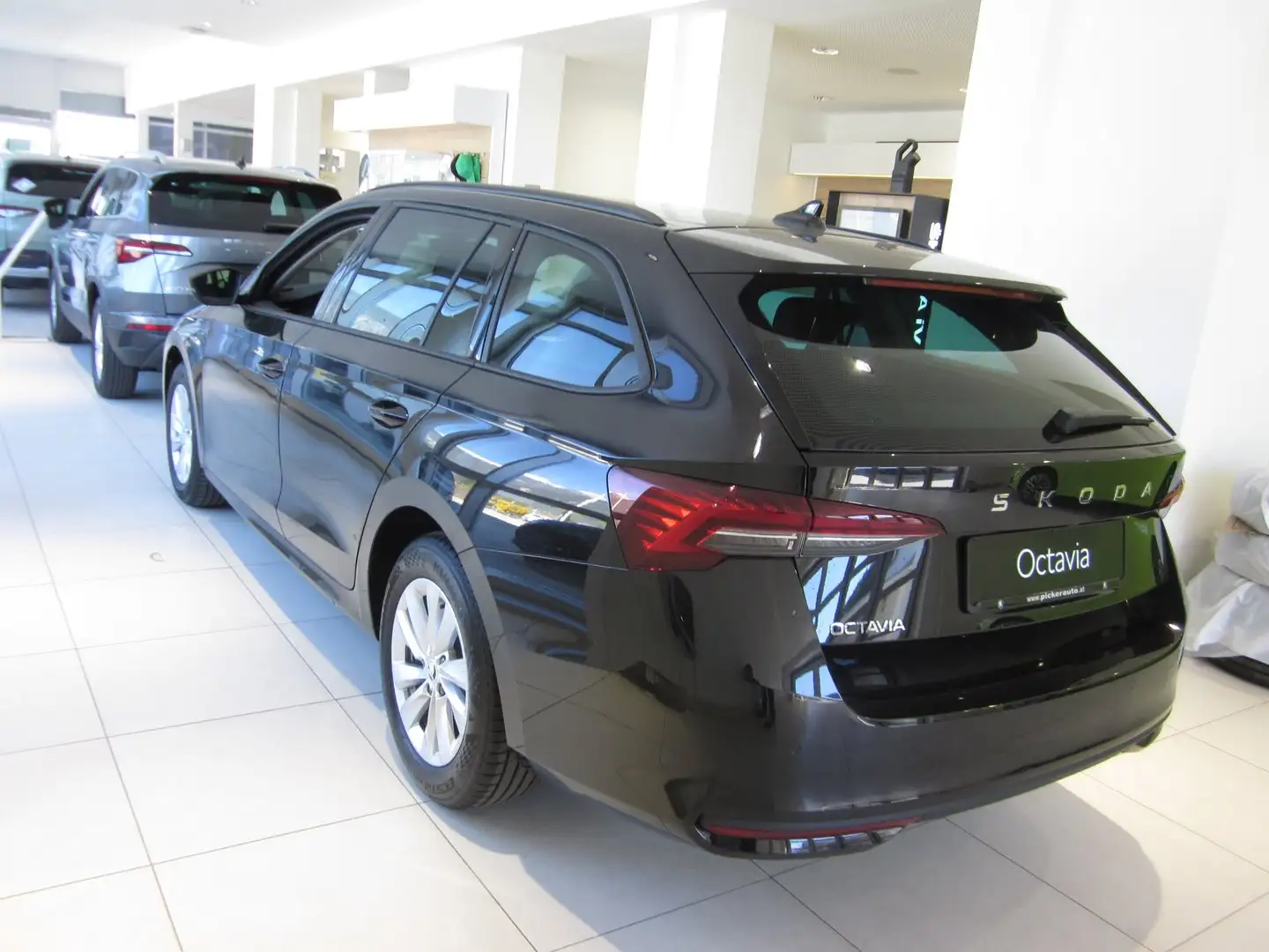Skoda Octavia Selection TDI Schwarz - 2